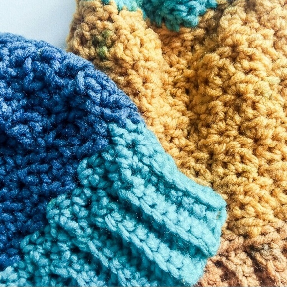 Handmade • Mommy & Me Hat set - Picture 7 of 8